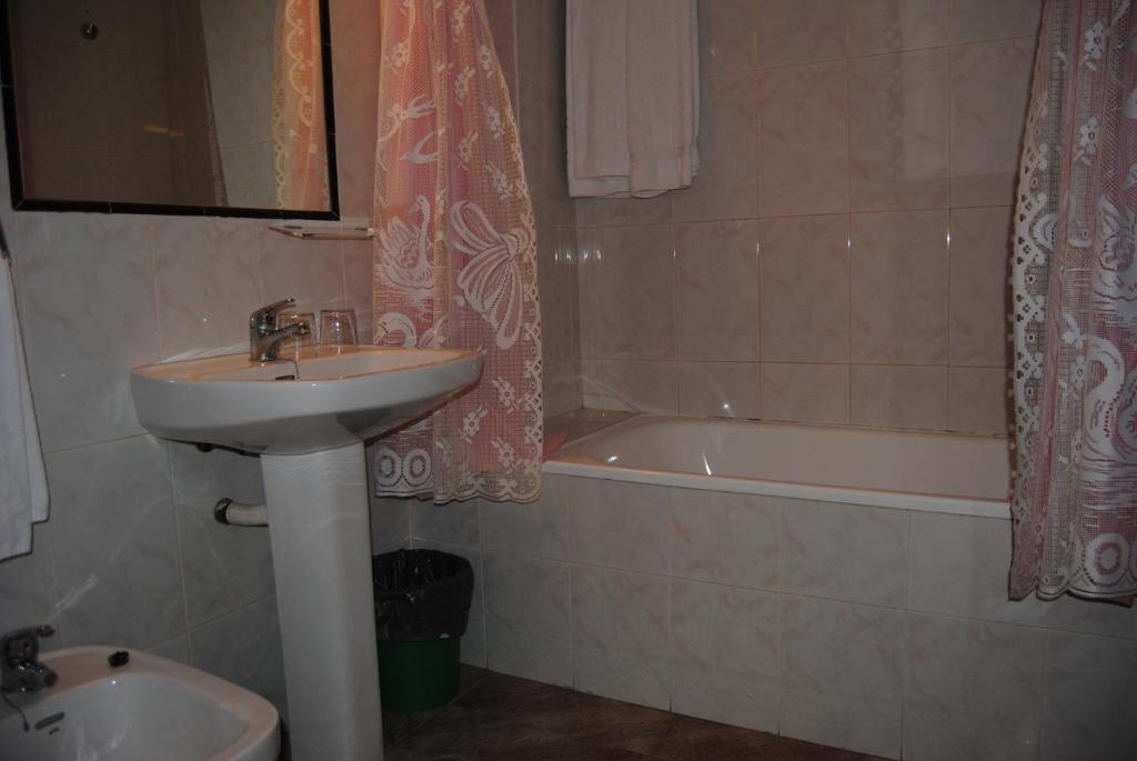 Casa Modesto HotPont de Suert Habitación foto